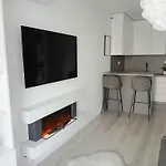 Beautiful Apartment With Garden