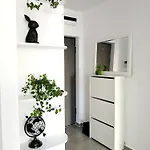 Beautiful Apartment With Garden