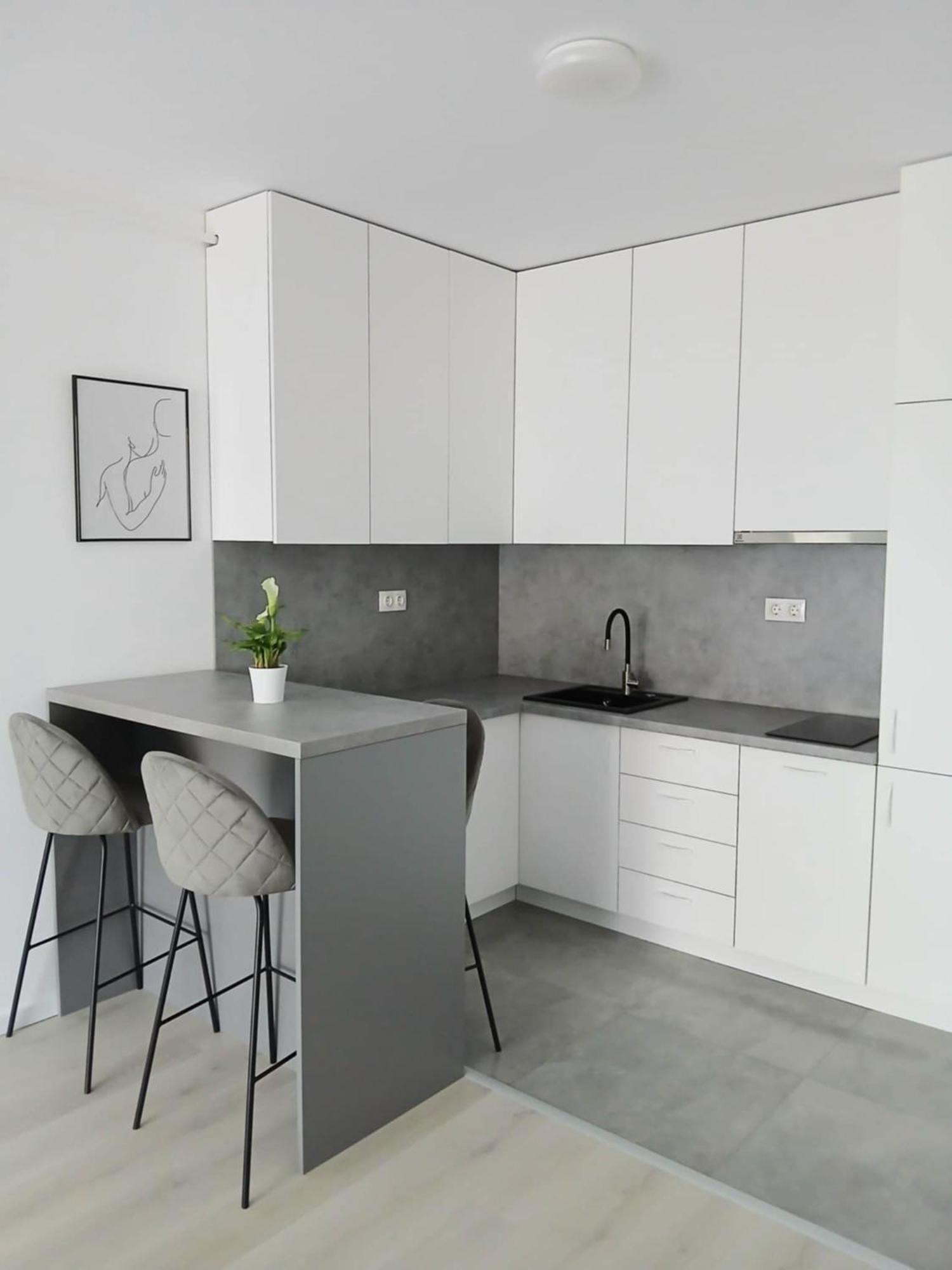 Beautiful With Garden Apartament